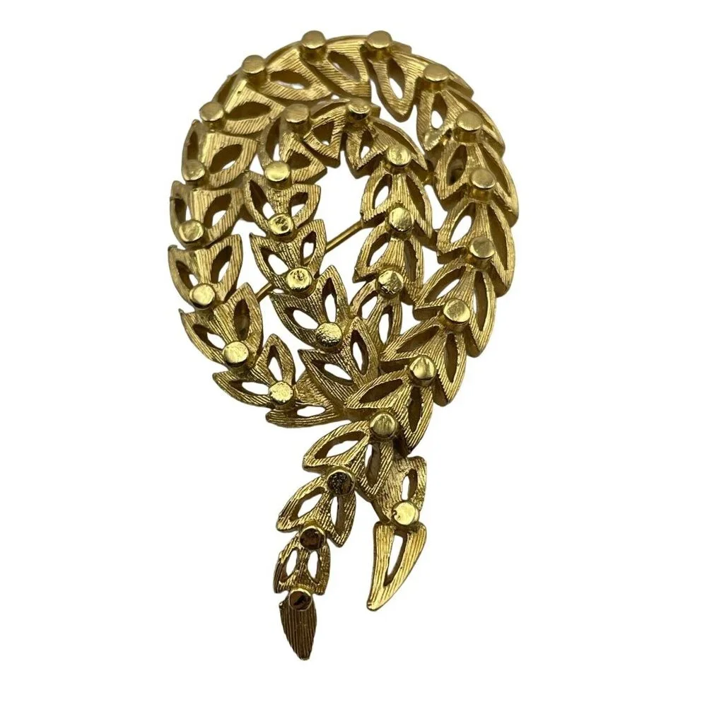 Trifari Vintage Ribbon Design Gold Tone‎ Textured Brushed Open Work Brooch Pin